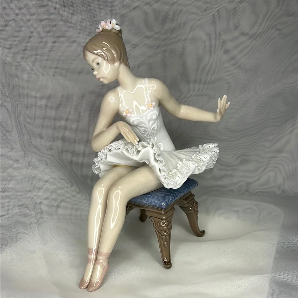 Lladro Porcelain Figurine, Ballet Descanso 05496 - Picture 1 of 12